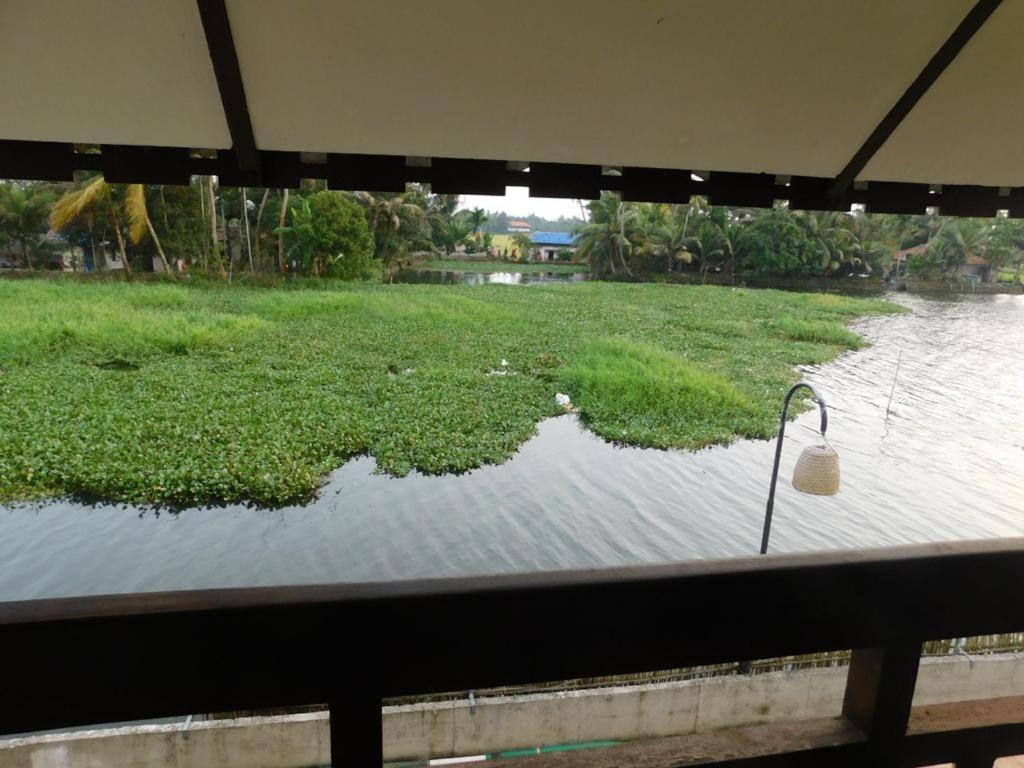 Paloma Backwater Resorts Alappuzha Exteriör bild